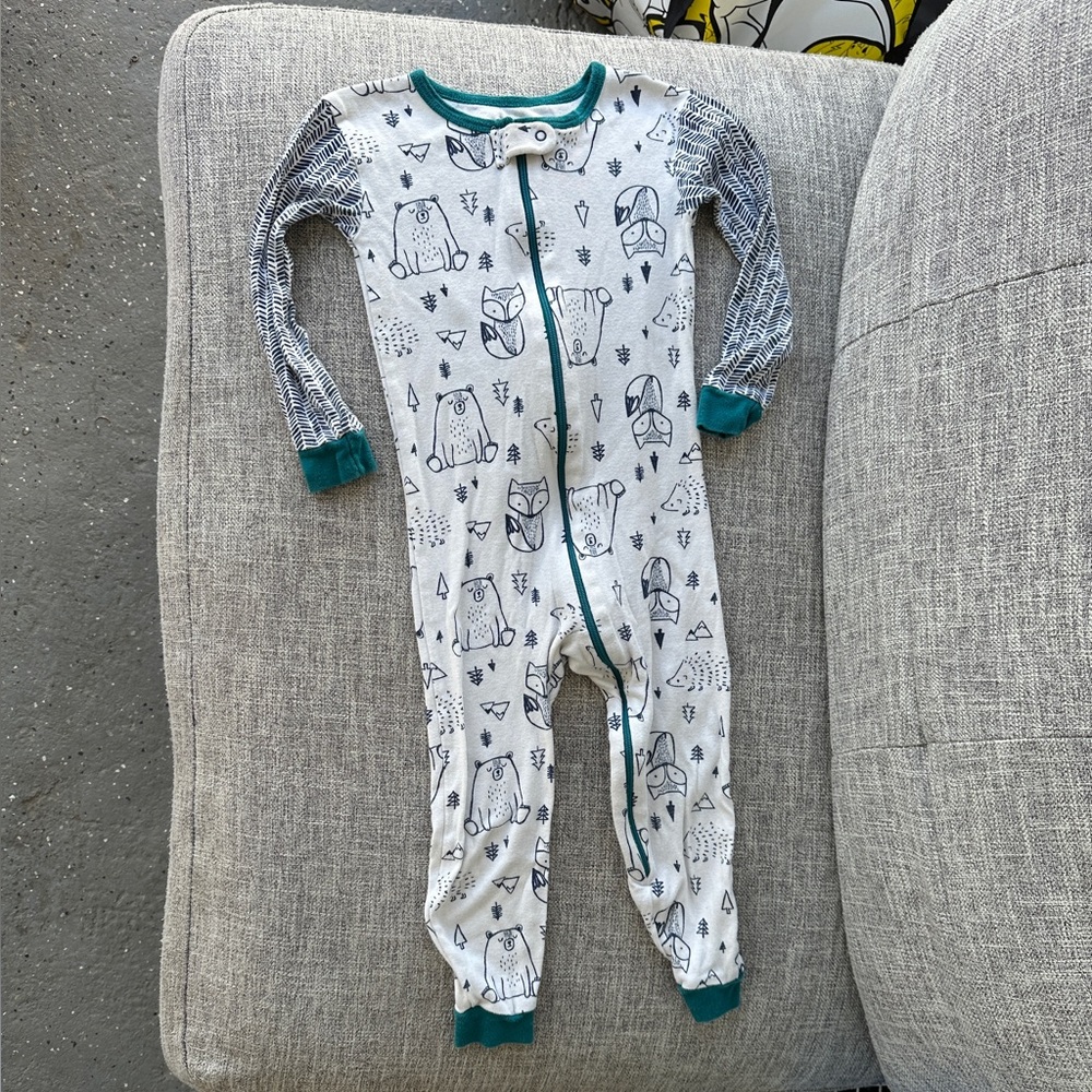 Very Cute Baby’s One Piece Pajamas Onesie in excellent condition